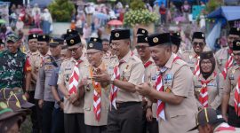 Bupati Kerinci Monadi bersama jajaran saat membuka Jambore Pramuka Siulak dan Siulak Mukai di Lapangan TriDes Tebing Tinggi.