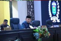 Wakil Ketua DPRD Hardizal memimpin Rapat Paripurna pembahasan Perubahan APBD 2025 di Kota Sungai Penuh.