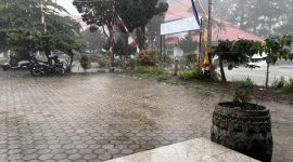 Hujan ringan mengguyur sebagian wilayah Kerinci pada siang hari.
