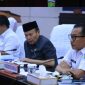 Ketua DPRD Kota Sungai Penuh Hutri Randa memimpin rapat Banggar bersama TAPD dalam pembahasan Ranperda APBD Perubahan Tahun Anggaran 2025, Rabu (10/9).