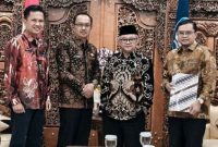 Wabup Kerinci Murison bersama Sekretaris DPKAD Miftahul Jannah saat audiensi dengan jajaran Kementerian Pendidikan di Jakarta.
