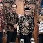 Wabup Kerinci Murison bersama Sekretaris DPKAD Miftahul Jannah saat audiensi dengan jajaran Kementerian Pendidikan di Jakarta.
