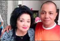 Yurike Sanger, istri ketujuh Presiden Soekarno, bersama putranya Yudhi Sanger.