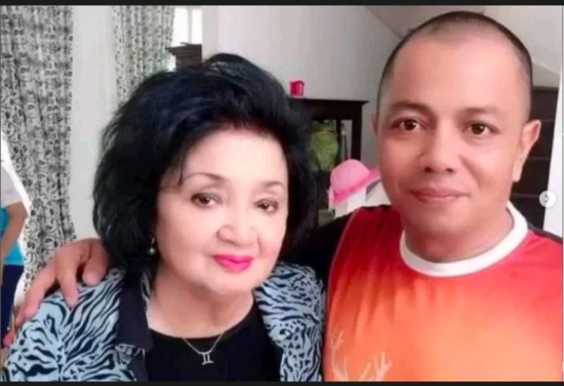 Yurike Sanger, istri ketujuh Presiden Soekarno, bersama putranya Yudhi Sanger.