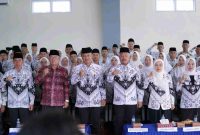 Bupati Kerinci Monadi melantik H. Murison sebagai Ketua PGRI Kabupaten Kerinci 2025–2030.