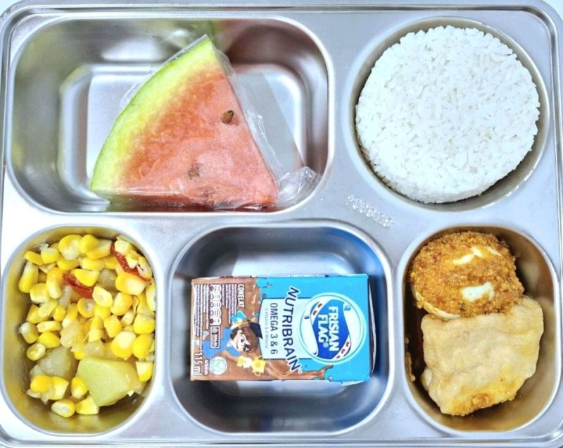 Menu makan bergizi gratis (MBG) yang disaluran Satuan Pelayanan Pemenuhan Gizi di Kecamatan Rundeng, Kota Subulussalam, Rabu (14/5/2025). (Foto : Ketua SPPG).