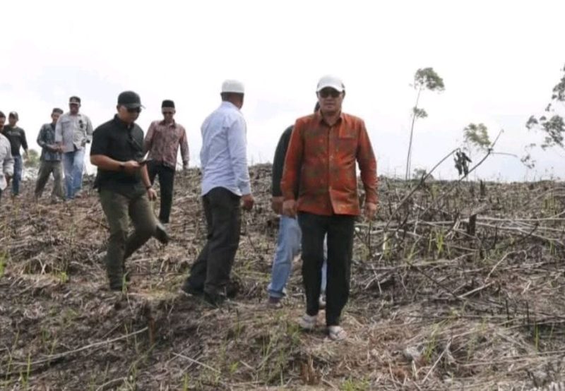 Walikota Sungaipenuh, Alfin SH, saat meninjau pembangunan TPST RKE sebagai upaya serius mengatasi persoalan sampah di kota.