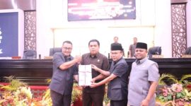 Wako Alfin memaparkan Rancangan KUA-PPAS 2026 di DPRD Sungai Penuh, Selasa (30/9).”
