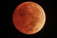 Ilustrasi Gerhana Bulan Total atau Blood Moon yang akan terlihat di langit Indonesia pada 7 September 2025.