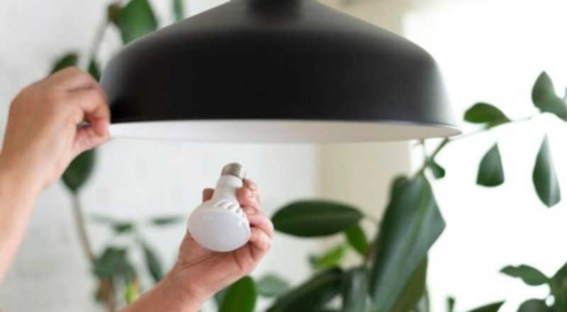 Ilustrasi Lampu ( Foto Preepik )