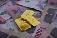 Ilustrasi emas batangan. (Foto: Pexels/Robert Lens)