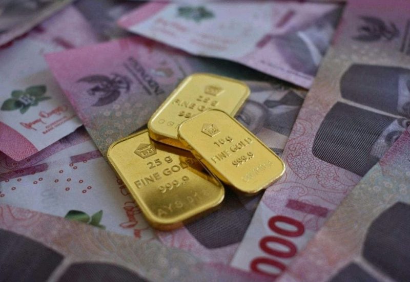 Ilustrasi emas batangan. (Foto: Pexels/Robert Lens)