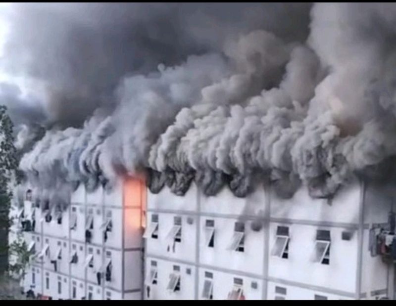 Kebakaran hunian pekerja konstruksi Tower 14 IKN.
( Foto Istimewa)