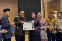 Wali Kota Alfin mengajak BUMN, BUMD, dan masyarakat menjadi orang tua asuh bagi anak stunting