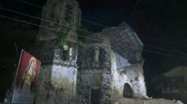 Gereja Santa Rosa de Lima di Daanbantayan runtuh sebagian akibat gempa 6,9 SR. ( Foto detik.com)