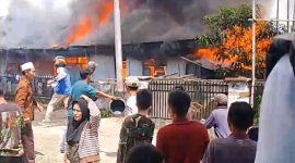Api melalap rumah warga di Desa Pendung Hilir. Minggu 5 Oktober 2025

