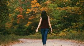 Ilustrasi Berjalan kaki sehat ( Foto Pexels)