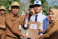 SMPN 8 Sungai Penuh berhasil meraih Juara 1 Lomba Barisan Indah Kota 2025.