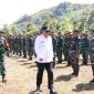 Wali Kota Sungai Penuh meninjau pasukan TNI pada kegiatan TMMD ke-126.

