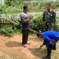 Pasiter Kodim 0417/Kerinci, Lettu Cke Mulyadi, bersama personel Satgas TMMD ke-126 meninjau ulang titik sumur bor di Desa Sungai Jernih, Kecamatan Pondok Tinggi, Kota Sungai Penuh.
