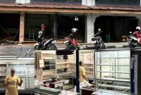 Pedagang Pasar Beringin mulai berkemas pindah ke lokasi relokasi sementara di Khincai Plaza, Kota Sungai Penuh.