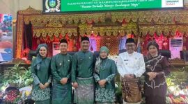 Walikota Sungai Penuh, Alfin, SH, bersama Ketua TP-PKK Ny. Sri Kartini Alfin, menghadiri Rapat Paripurna HUT ke-26 Kabupaten Sarolangun, Senin (13/10/2025).

