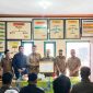 Kepala Kesbangpol Kabupaten Kerinci, Redi Asri, SH., MH, menerima penghargaan P4GN dari Pemerintah Provinsi Jambi yang diserahkan oleh Kepala Kesbangpol Provinsi Jambi, Drs. H. Ismet Wijaya, MM, di Jambi, Selasa (14/10/2025).

