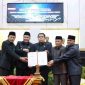 Walikota Alfin menandatangani nota kesepakatan KUA-PPAS 2026 bersama DPRD Sungai Penuh.
