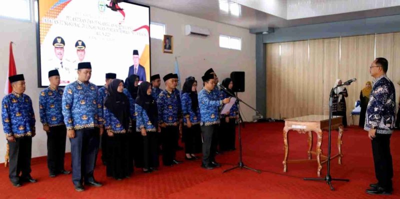 Wakil Bupati Kerinci H. Murison, S.Pd., S.Sos., M.Si., melantik 19 pejabat fungsional di Aula Kantor Bupati Kerinci, Kamis (16/10/2025).