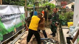 Satgas TMMD ke-126 Kodim 0417/Kerinci bersama warga melakukan pengeboran sumur bor di Sungai Ampuh, Desa Sungai Jernih, Kecamatan Pondok Tinggi, Kota Sungai Penuh.