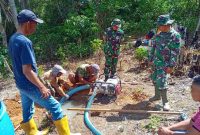 Satgas TMMD ke-126 Kodim 0417/Kerinci melakukan pengeboran sumur ketiga di Desa Sungai Jernih, Kecamatan Pondok Tinggi, Kota Sungai Penuh, Rabu (22/10/2025).