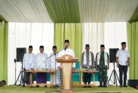 Bupati Kerinci Monadi S.Sos M.Si memimpin Apel Peringatan Hari Santri Nasional 2025 di Lapangan PTPN Kayu Aro, Rabu (22/10/2025).
