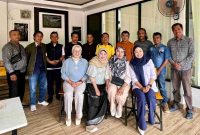 Saprial bersama pengurus Serikat Media Siber Indonesia (SMSI) Kerinci–Sungai Penuh