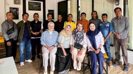 Saprial bersama pengurus Serikat Media Siber Indonesia (SMSI) Kerinci–Sungai Penuh