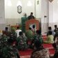 Satgas TMMD 126 Kodim 0417 Sholat Jumat bersama warga.