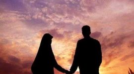 Ilustrasi pasangan muslim berjalan bersama setelah akad nikah. (Foto Pexels)