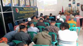 Satgas TMMD ke-126 Kodim 0417/Kerinci bersama Distanhorbun Kota Sungai Penuh memberikan penyuluhan kepada para petani kopi di Desa Sungai Jernih.