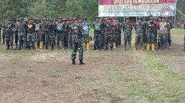 Kasdim 0417/Kerinci Mayor Inf Mohd Arifin memimpin apel pagi Satgas TMMD ke-126 di lokasi kegiatan, Sungai Penuh.(Foto Humas Kodim)