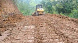 Alat berat digunakan Satgas TMMD Kodim 0417/Kerinci untuk membuka jalan pertanian di Desa Sungai Jernih, Kecamatan Pondok Tinggi, Kota Sungai Penuh.