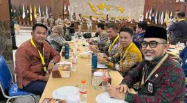 Sekda Sungai Penuh Alpian bersama peserta Retret Sekda se-Indonesia di IPDN Jatinangor, Jawa Barat.