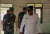 Wali Kota Alfin dan Tim Wasev TNI AD meninjau pembangunan RTLH TMMD Kodim 0417/Kerinci.