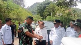 Dandim Eko Budiarto dan Kades Rudi Hartono tinjau pembangunan TMMD ke-126.