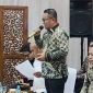 Wali Kota Sungai Penuh Alfin, SH, menyampaikan dukungan saat kunjungan Menkes RI di RSUD Raden Mattaher Jambi.(Foto Humas Pemkot)