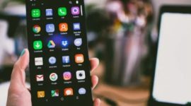 Ponsel Android yang terinfeksi malware SlopAds dapat memperlambat perangkat.