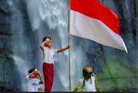 ilustrasi bendera merah putih , Kemenpora mengimbau seluruh masyarakat untuk mengibarkan bendera Merah Putih di lingkungan masing-masing.(Pexels/Ache Surya)