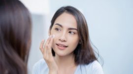 Minum Sido Muncul C+Collagen setiap hari bantu kulit tetap lembap, cerah, dan sehat meski padat aktivitas.
