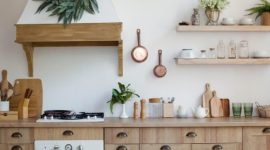 Tanaman mint memiliki aroma mentol kuat yang efektif mengusir tikus.