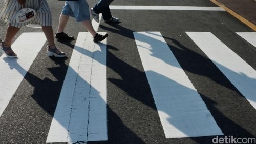 Aktivitas jalan kaki rutin dapat menurunkan risiko kematian dan penyakit jantung, menurut studi Harvard University.