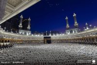 Fatimah, jamaah asal Jakarta, bersiap menunaikan umrah ke Tanah Suci di Bandara Soekarno-Hatta.