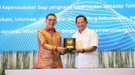 Mendagri Tito Karnavian dan Menteri Kebudayaan Fadli Zon menandatangani Nota Kesepahaman antara Kemendagri dan Kementerian Kebudayaan di Plaza Insan Berprestasi, Jakarta, Selasa (21/10/2025).